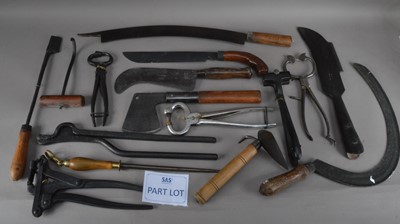 Lot 195 - A large collection of Victorian and later tools