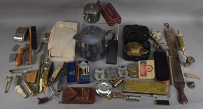 Lot 198 - An assorted collection of 20th century household items