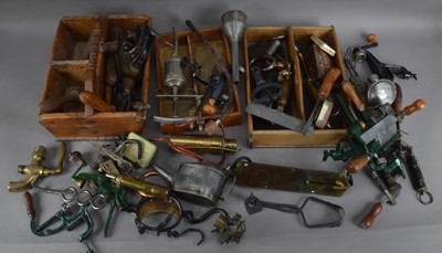 Lot 199 - A large collection of 19th century and later tools