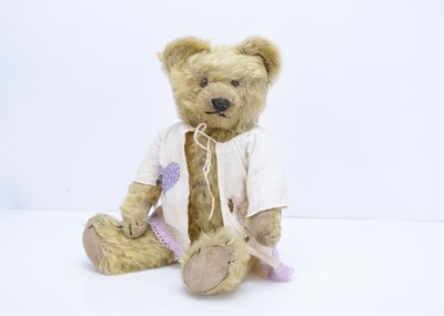 Lot 264 - A 1920s British teddy bear