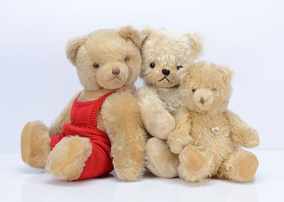 Lot 273 - Three Hamiro teddy bears