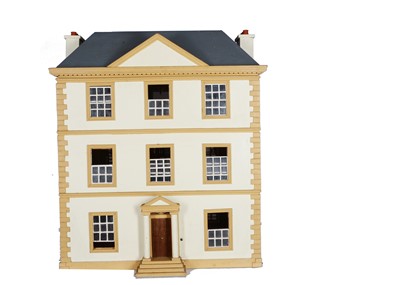 Lot 560 - A recent Georgian style dolls’ house