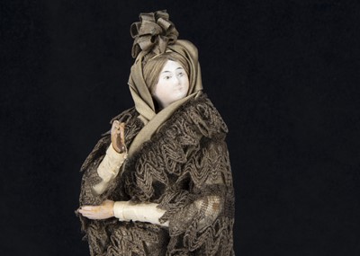 Lot 900 - An unusual 19th century papier-mache lady in ‘Costume de Madrid’