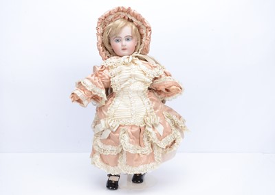 Lot 918 - A 1907 Jumeau child doll