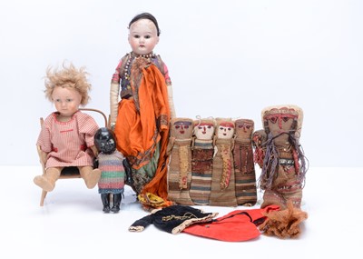 Lot 959 - Various dolls