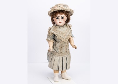 Lot 966 - A Tete Jumeau bebe No.9