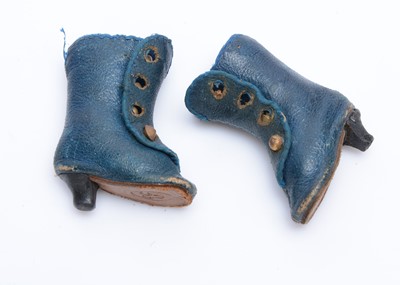 Lot 986 - A pair of fashion doll’s heeled boots