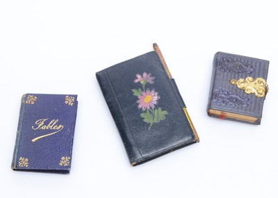 Lot 988 - Doll’s miniature  books