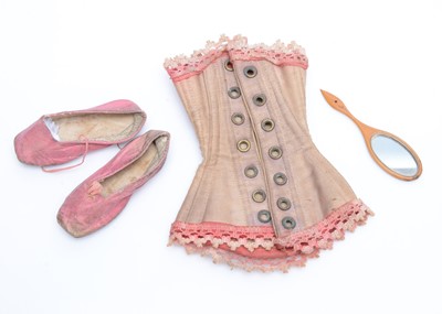 Lot 1000 - A fashion doll’s corset or stays