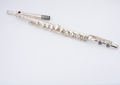 Lot 552 - Yamaha Flute