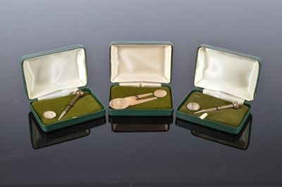 Lot 124 - Three modern cased golf related silver gifts