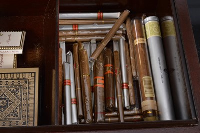 Lot 139 - A modern wooden cigar humidor and various cigars and two framed cigar labels