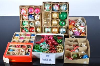 Lot 147 - A large collection of vintage Christmas tree decorations