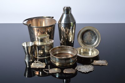 Lot 183 - A small group of silver and silver plated drinking related items