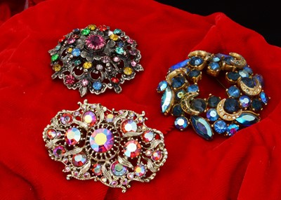 Lot 226 - Three Christmas costume brooches