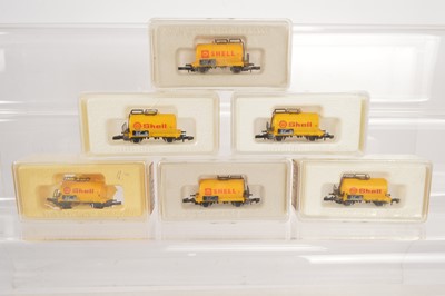 Lot 7 - Marklin Mini Club Z Gauge Shell Tank Wagons (6)