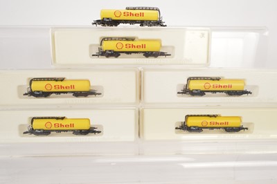 Lot 8 - Marklin Mini Club Z Gauge Shell Bogie Tank Wagons (6)