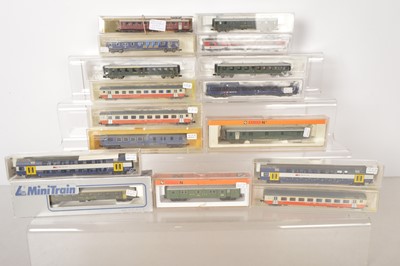 Lot 27 - Swiss and Dutch N Gauge Coaching Stock (16)