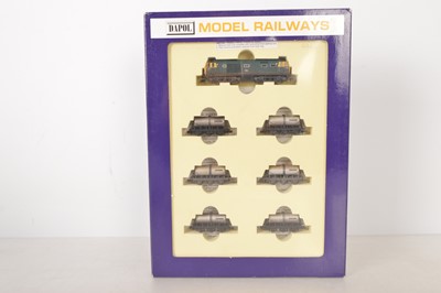 Lot 56 - Dapol N Gauge Diesel Locomotive and Milk Tank Wagon Set