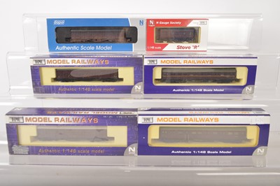 Lot 61 - Dapol N Gauge BR Maroon Coaching Stock