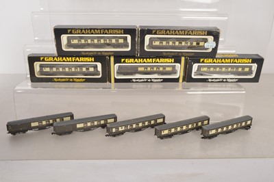 Lot 104 - Graham Farish N Gauge Pullman Coaches (10)