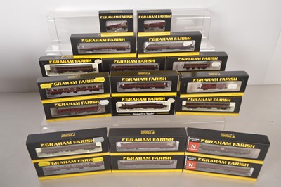 Lot 121 - Graham Farish by Bachmann and Graham Farish N Gauge BR Maroon Coaches (19)