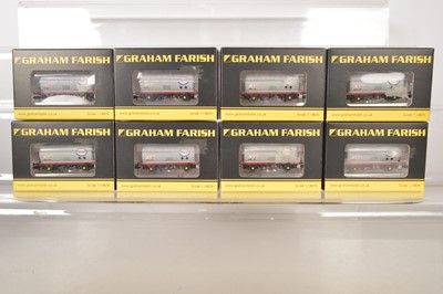 Lot 152 - N Gauge Graham Farish by Bachmann TTA Esso Tank Wagons (8)