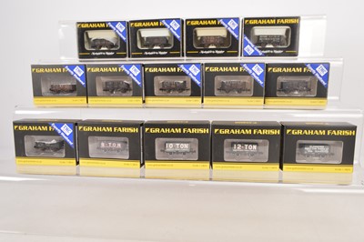 Lot 161 - N Gauge Graham Farish By Bachmann Collectors Club Private Owner Plank Wagons (14)