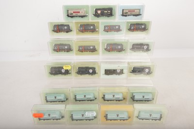 Lot 173 - Peco N Gauge 45T Fuel Tank Wagons (23)