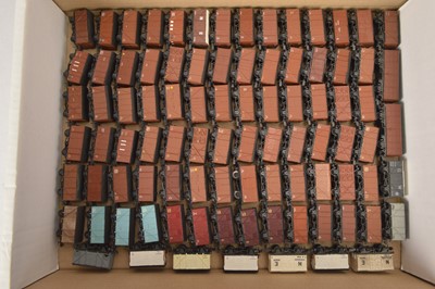 Lot 190 - Peco N Gauge BR Vans (90)