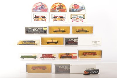 Lot 198 - American N Gauge Diesel Locomotives and Rolling Stock (16)