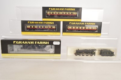 Lot 212 - British Outline N Gauge Steam Locomotives With Tenders and Coaches (5)