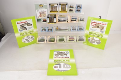 Lot 218 - N Scale Trackside Vehicles and Buildings (25)