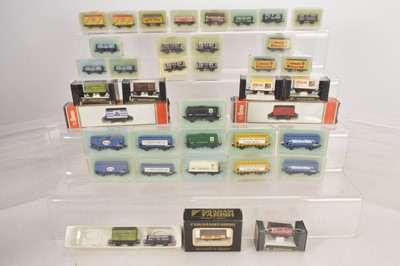 Lot 224 - N Gauge Private Owner Goods Wagons (39)