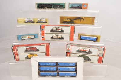 Lot 225 - N Gauge American and Continental Locomotive and Goods Wagons (19)