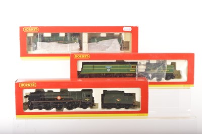 Lot 231 - Hornby (China) 00 Gauge boxed BR ex SR and SR green Locomotives and Tenders (3)