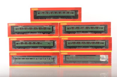 Lot 254 - Hornby 00 Gauge boxed BR green Maunsell Coaches(7)