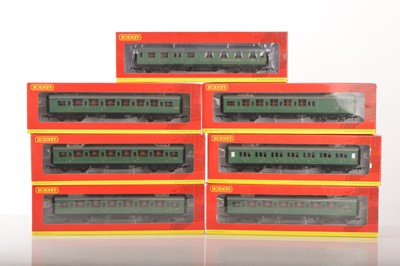 Lot 255 - Hornby 00 Gauge boxed BR green Maunsell Coaches (7)