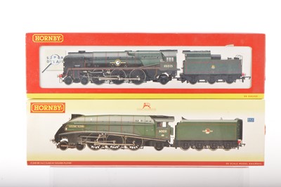 Lot 266 - Hornby 00 Gauge Boxed BR green Steam Locomotives and Tenders (2)