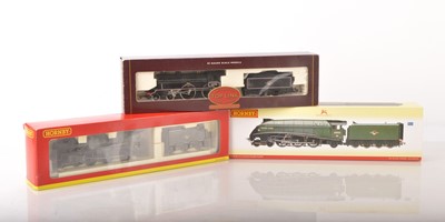 Lot 267 - Hornby 00 Gauge Boxed BR Steam Locomotives and Tenders (3)