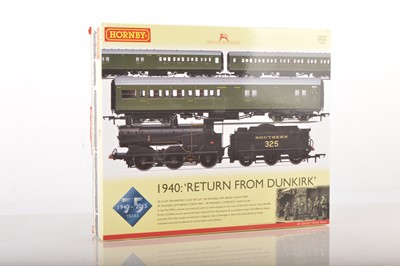 Lot 287 - Hornby 00 Gauge R3302 'Return from Dunkirk' Train Pack