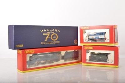 Lot 289 - Hornby 00 Gauge Boxed R2684 LNER blue Class A4 Ltd Ed gold plated 4468 'Mallard' World Speed Record anniversary 1938-2008 and two 0-4-0 Locomotives (3)