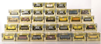 Lot 308 - Wrenn 00 Gauge boxed 4-Wheel wagons including three Hornby -Dublo wagons (31)