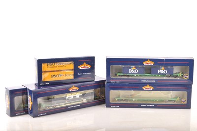 Lot 356 - Bachmann 00 Gauge boxed Intermodal Container wagons and Loads (5)