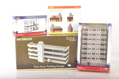 Lot 358 - Bachmann Scene Scapes and Scenecraft 00 Gauge boxed Car Park Block of Flats and Offices and Hornby Oast House (4)