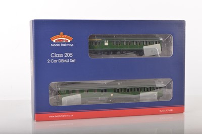 Lot 395 - Bachmann For Kernow Model Rail Centre 00 Gauge boxed 31-235Z  BR SR green Class 205 2H Thumper  2-CAR  DEMU Diesel  Multiple Unit