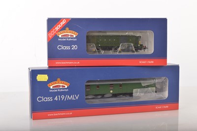 Lot 396 - Bachmann 00 Gauge boxed BR green Class 20 Diesel and Motor Luggage Van (2)