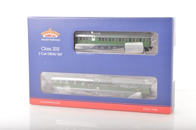 Lot 400 - Bachmann For Kernow Model Rail Centre 00 Gauge boxed 31-236Z  BR SR green Class 205 2H  2-CAR  DEMU Diesel  Multiple Unit