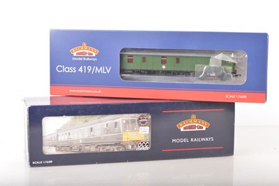 Lot 402 - Bachmann 00 Gauge boxed Class 108 2-Car DMU and Motor Luggage Van (2)