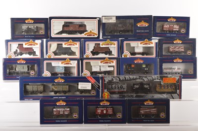 Lot 405 - Bachmann 00 Gauge boxed Goods Rolling Stock (23 wagons,19 boxes)